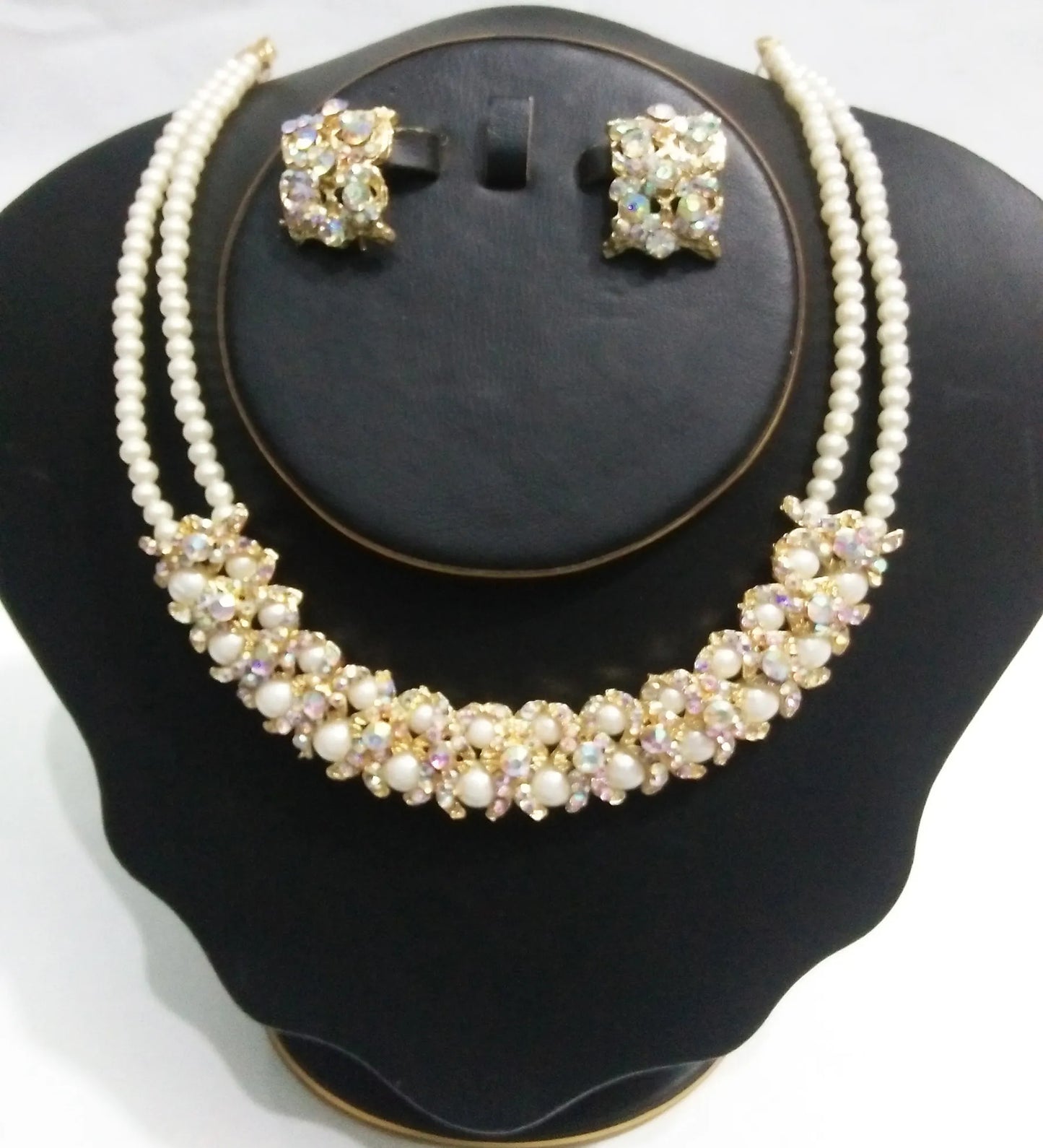 Trendy choker jewelry set with white pearl for girls and Women